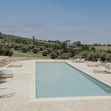 Agriturismo Qui Voglio Monte Roberto Bagian luar foto