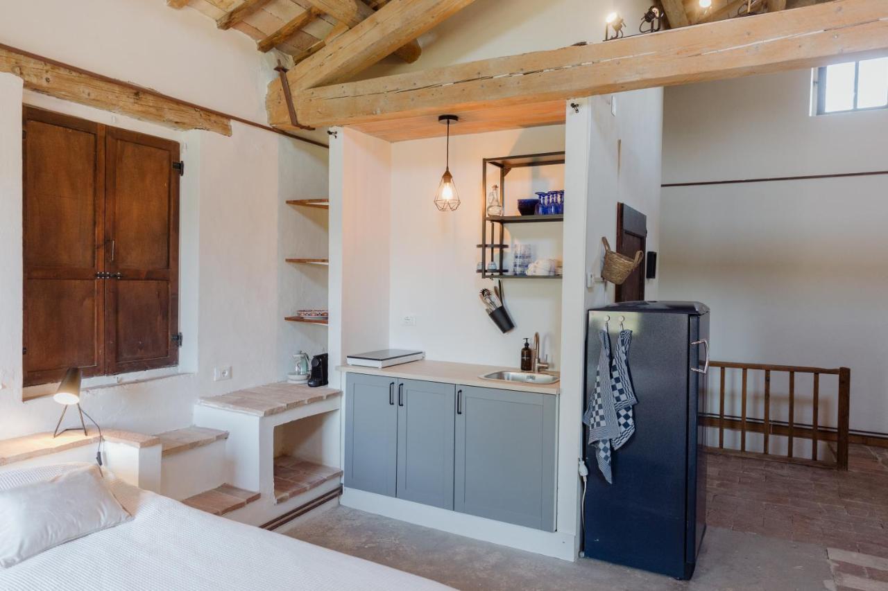 Agriturismo Qui Voglio Monte Roberto Bagian luar foto